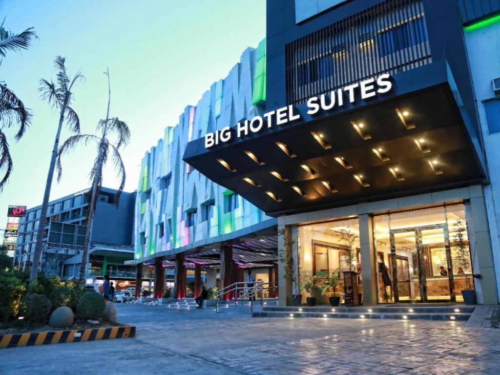 Big Hotel Suites Mandaue City Eksteriør bilde