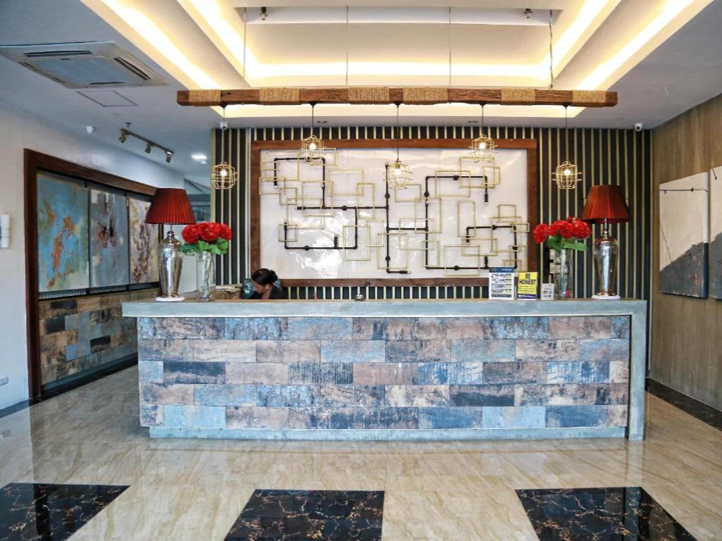 Big Hotel Suites Mandaue City Eksteriør bilde