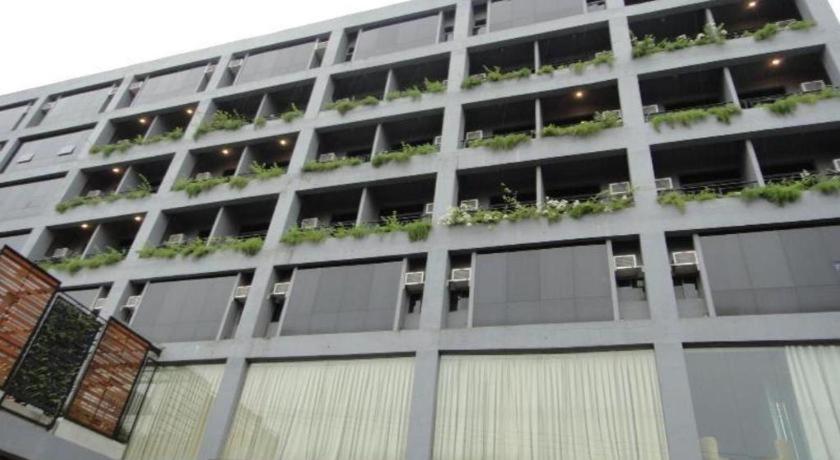 Big Hotel Suites Mandaue City Eksteriør bilde