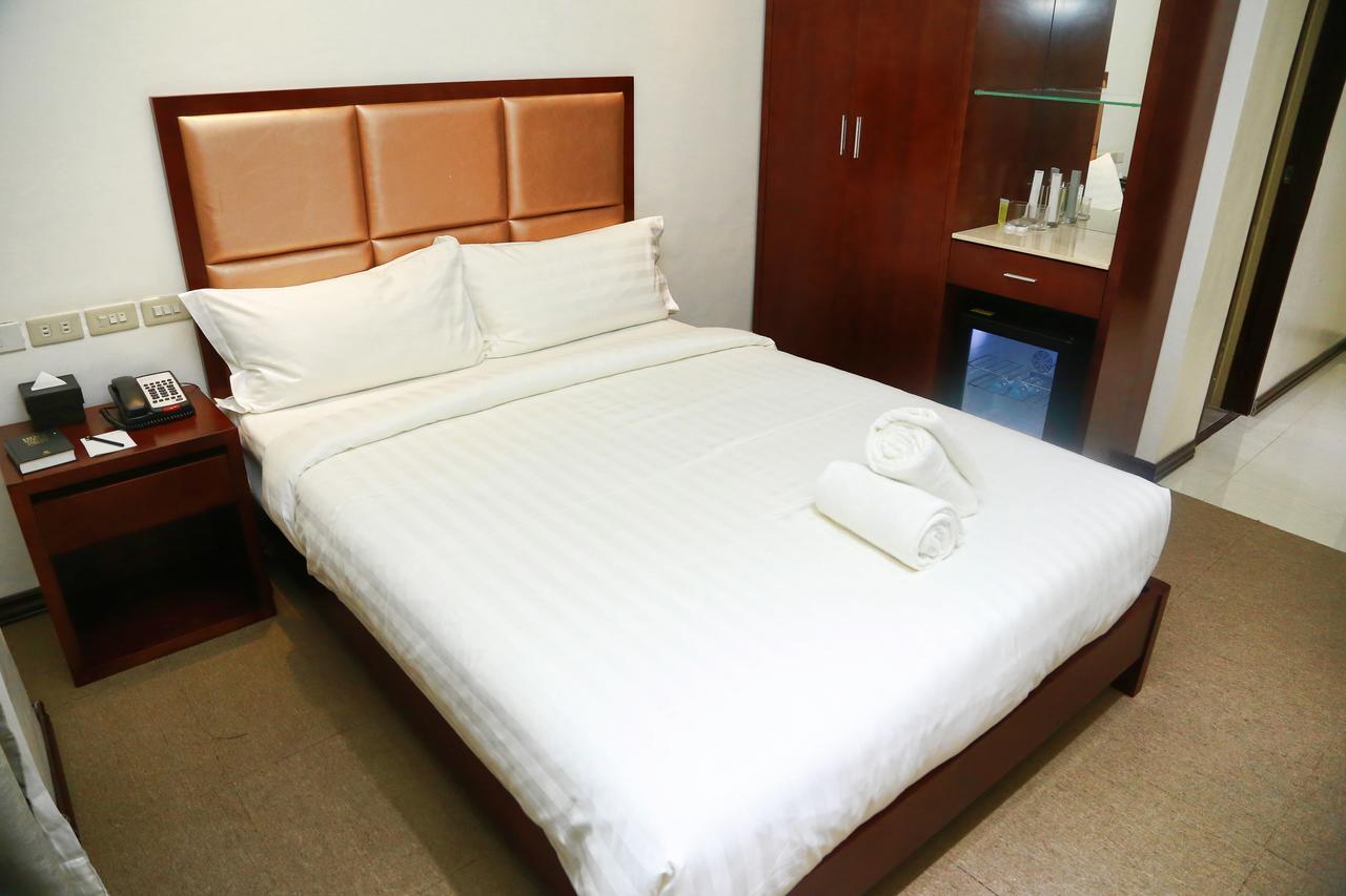 Big Hotel Suites Mandaue City Eksteriør bilde