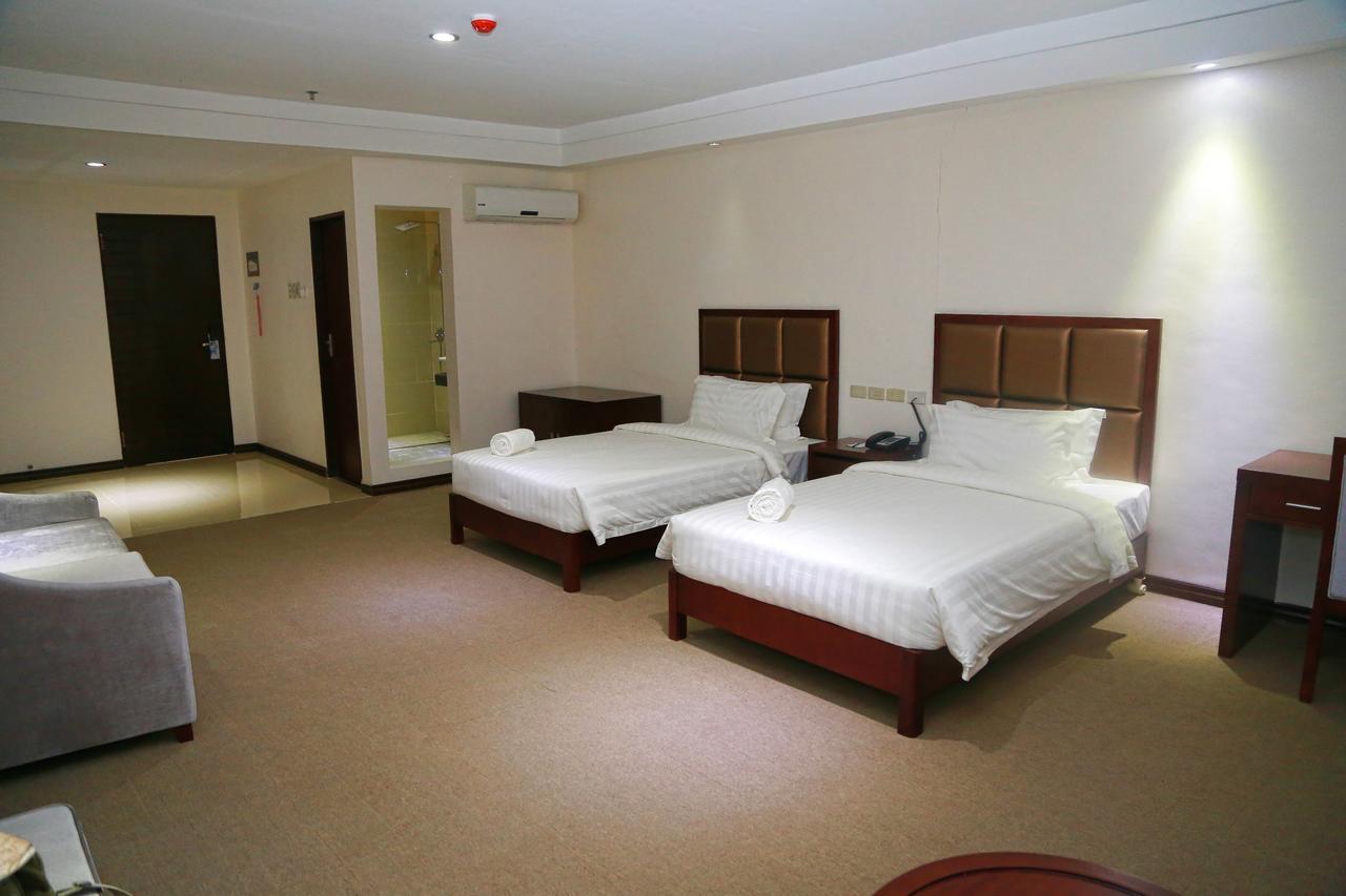 Big Hotel Suites Mandaue City Eksteriør bilde