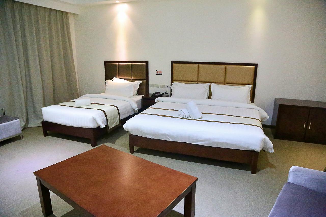 Big Hotel Suites Mandaue City Eksteriør bilde